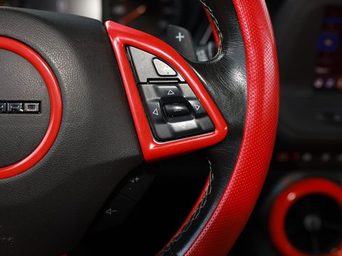 Used 2022 Chevrolet Camaro LT RWD image 31