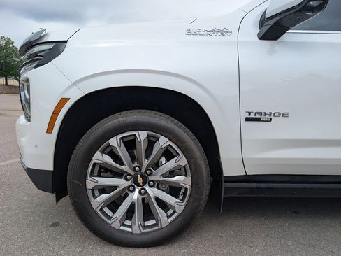 Used 2025 Chevrolet Tahoe High Country AWD/4WD image 11