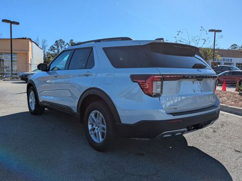 New 2026 Ford Explorer Active w/ Active Comfort Package image 6