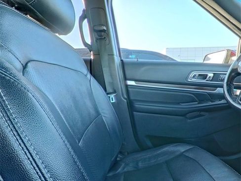 Used 2016 Ford Explorer Limited image 29