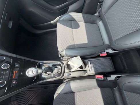 Used 2022 Buick Encore Preferred w/ Safety Package AWD/4WD image 11