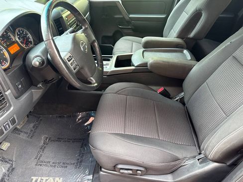Used 2012 Nissan Titan SV w/ SV Value Truck Pkg AWD/4WD image 14