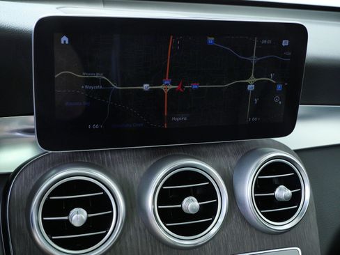Certified 2021 Mercedes-Benz GLC 300 4MATIC w/ Premium Package image 28