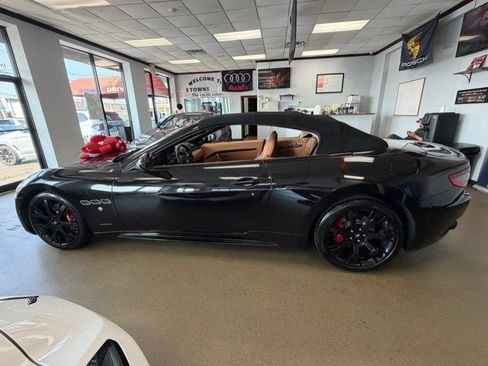 Used 2016 Maserati GranTurismo Sport RWD image 27