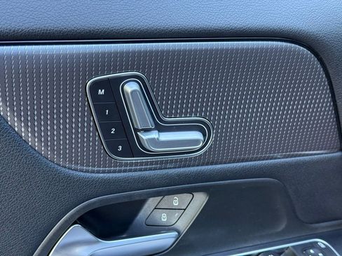 Used 2021 Mercedes-Benz GLA 250 image 3