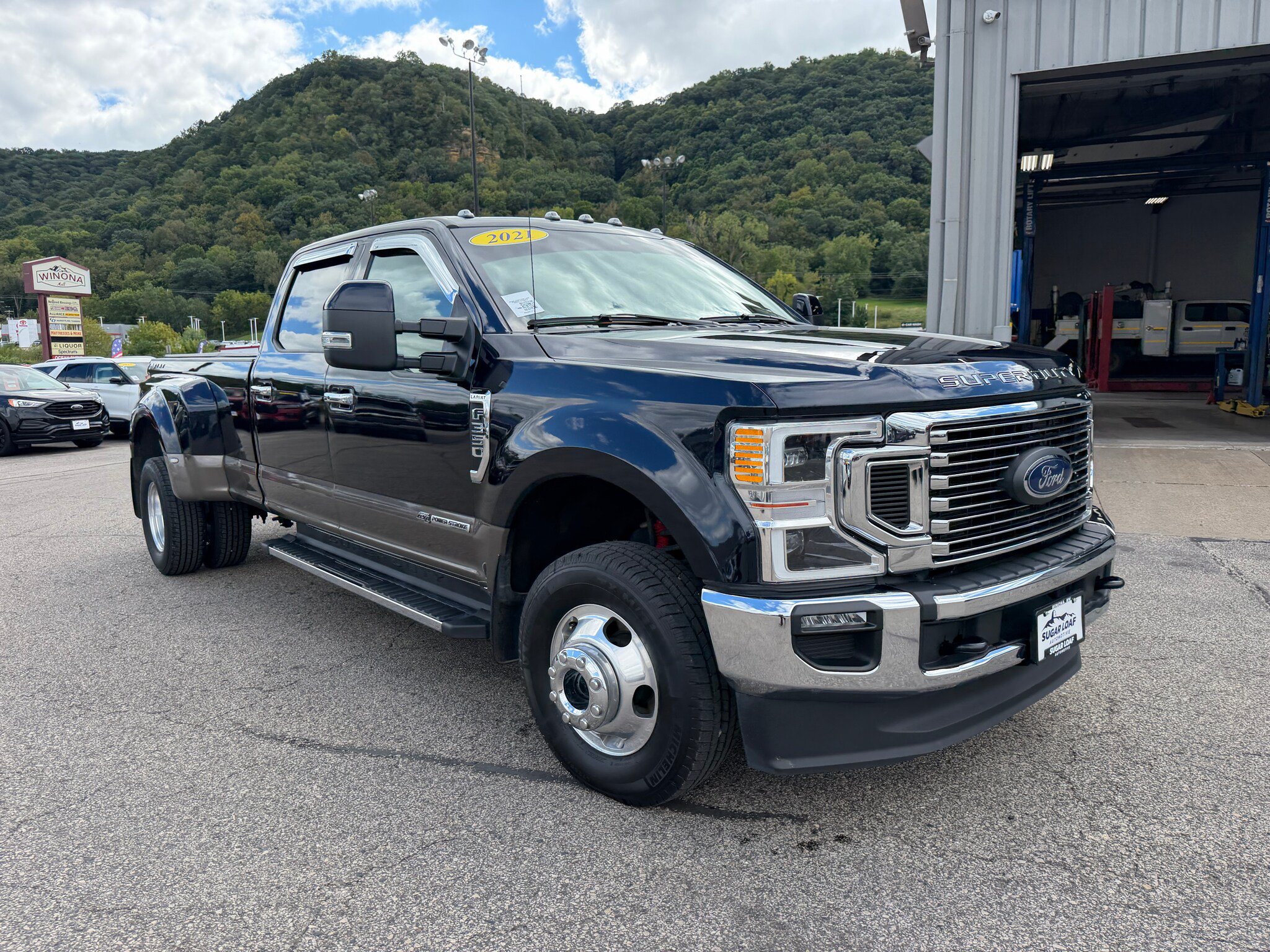 Used 2021 Ford F350 Lariat w/ Lariat Ultimate Package AWD/4WD image 3