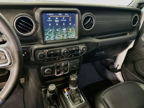 Used 2023 Jeep Wrangler Unlimited Sahara AWD/4WD image 26