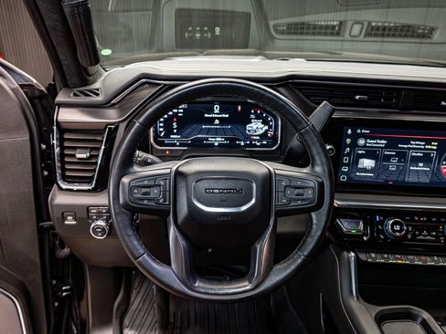 Used 2024 GMC Sierra 2500 Denali Ultimate image 16