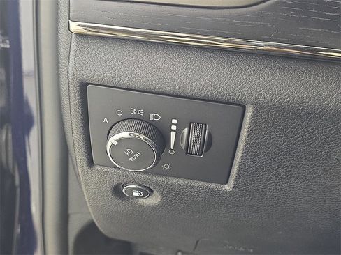 Used 2018 Jeep Grand Cherokee High Altitude image 29