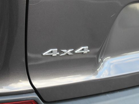 Used 2019 Jeep Cherokee Limited image 43