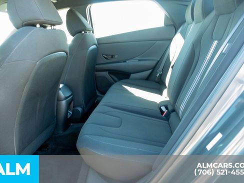 Used 2025 Hyundai Elantra Sport FWD image 18
