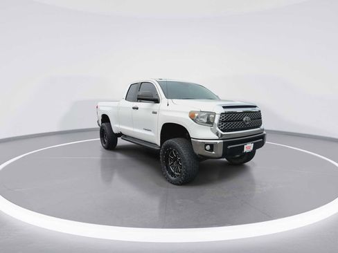Used 2019 Toyota Tundra SR5 AWD/4WD image 2