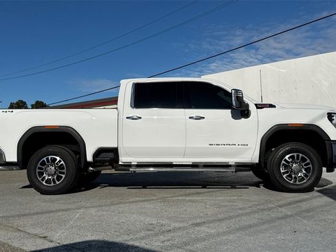 Used 2024 GMC Sierra 2500 SLT w/ SLT Premium Package image 3