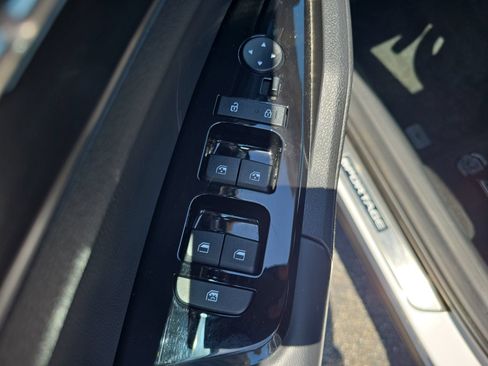 Used 2024 Kia Sportage EX FWD image 14