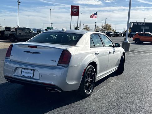 Used 2023 Chrysler 300 Touring L w/ Popular Equipment Group image 3