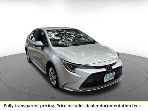 Used 2025 Toyota Corolla LE FWD image 1