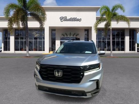 Used 2023 Honda Pilot Touring image 5