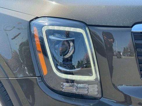Used 2022 Kia Telluride EX FWD image 8