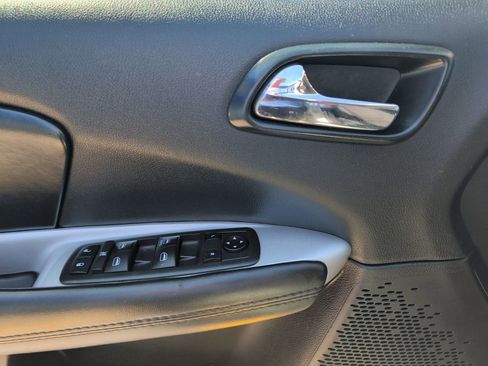 Used 2018 Dodge Journey SE w/ Connectivity Group FWD image 10