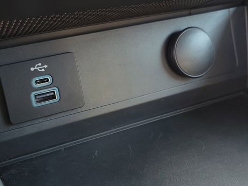 Used 2025 Ford Mustang Premium image 11