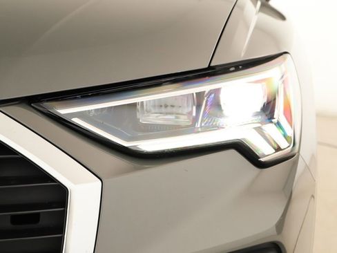 Used 2025 Audi Q3 2.0T Premium w/ Convenience Package AWD/4WD image 40