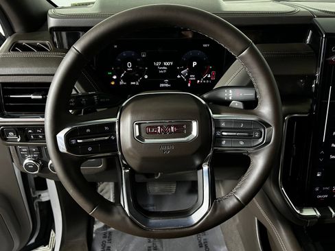 Used 2025 GMC Yukon Elevation AWD/4WD image 16