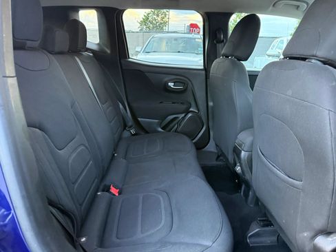 Used 2020 Jeep Renegade Latitude w/ Cold Weather Group AWD/4WD image 20