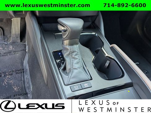 Certified 2025 Lexus ES 300h w/ Premium Package image 19