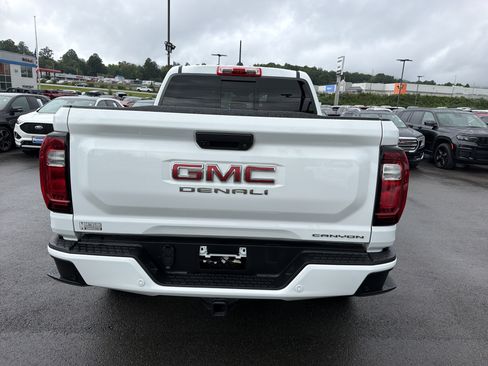 Used 2024 GMC Canyon Denali AWD/4WD image 7