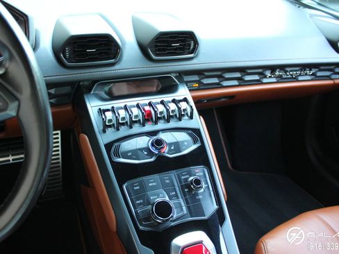 Used 2015 Lamborghini Huracan LP 610-4 image 26