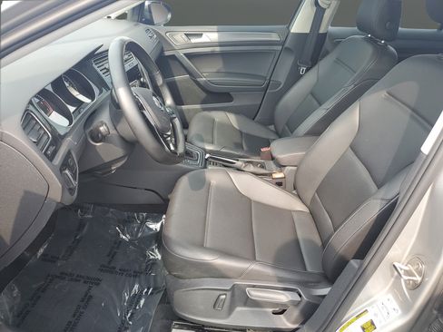 Used 2019 Volkswagen Golf SE w/ Driver Assistance Package FWD image 8