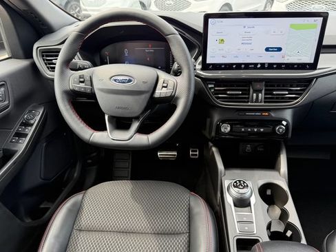 Certified 2024 Ford Escape ST-Line w/ Tech Pack #1 AWD/4WD image 9