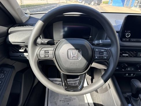Used 2025 Honda Accord SE image 19