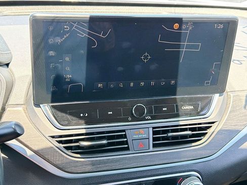 Used 2023 Nissan Altima 2.5 SL FWD image 11