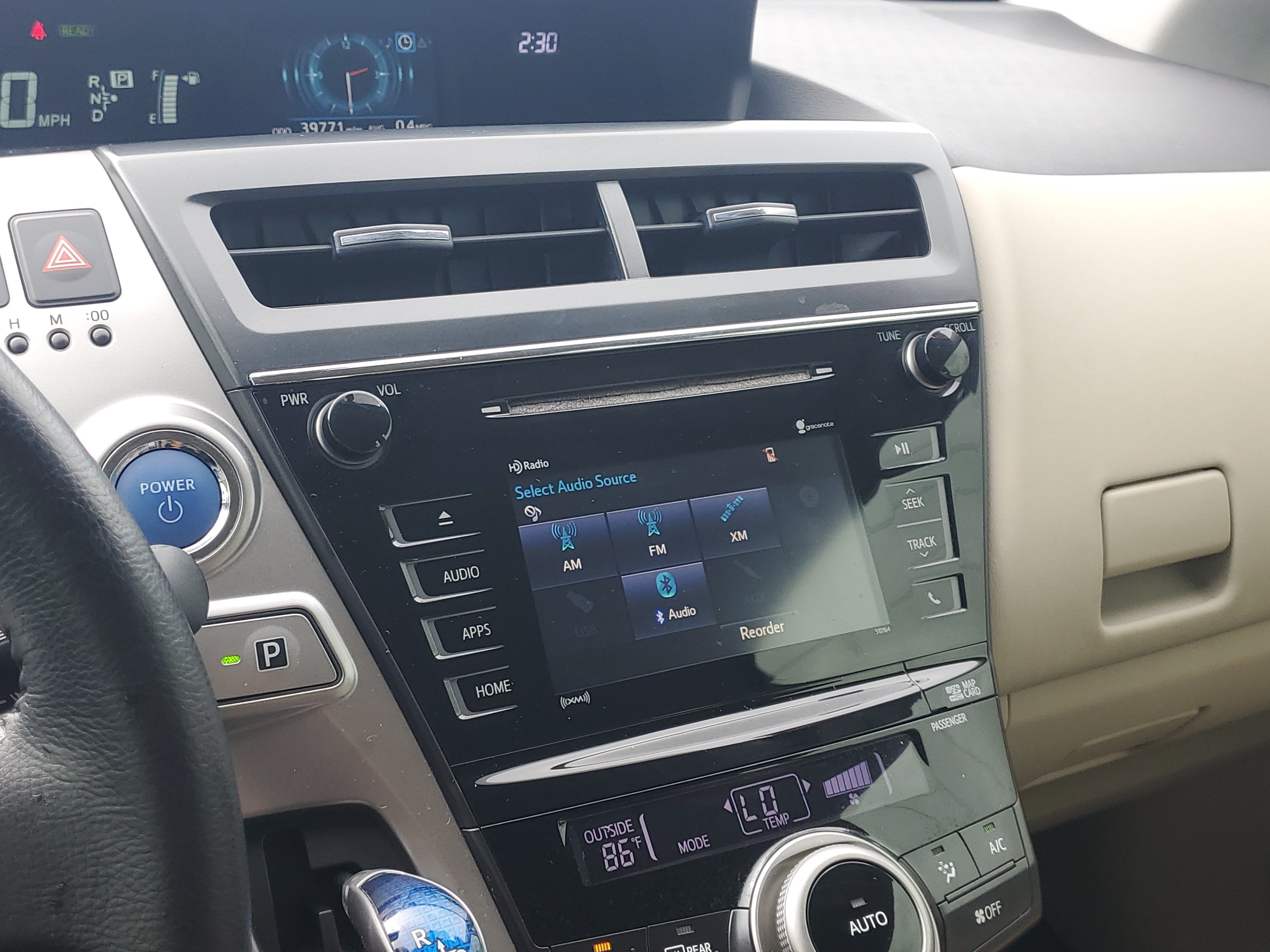 Used 2017 Toyota Prius V Four FWD image 28