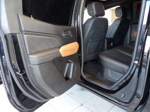 Used 2023 GMC Canyon AT4 w/ AT4 Premium Package image 17