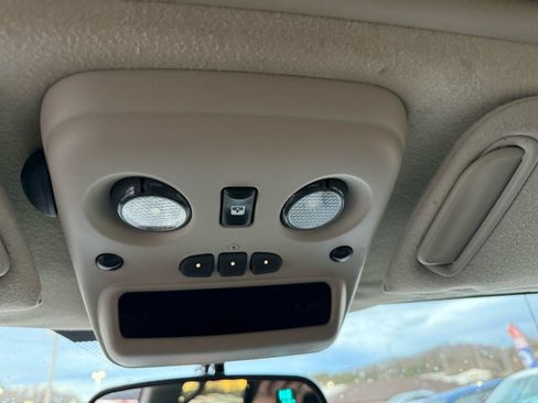 Used 2005 Chevrolet Avalanche 2500 w/ Preferred Equipment Group image 10