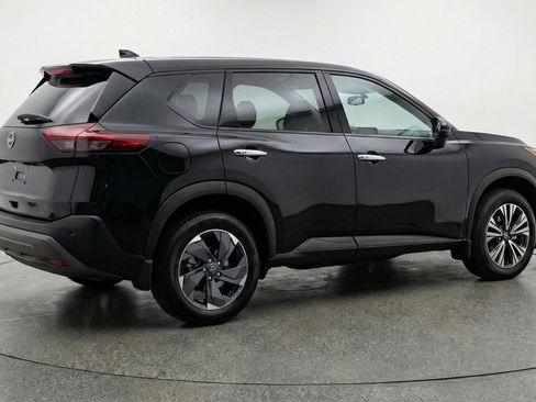 Used 2025 Nissan Rogue SV image 9