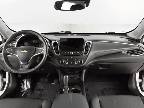 Used 2019 Chevrolet Malibu LT w/ LT Plus Package image 12