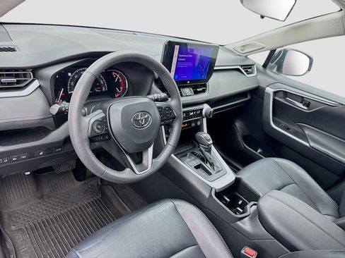 Used 2023 Toyota RAV4 XLE Premium FWD image 7
