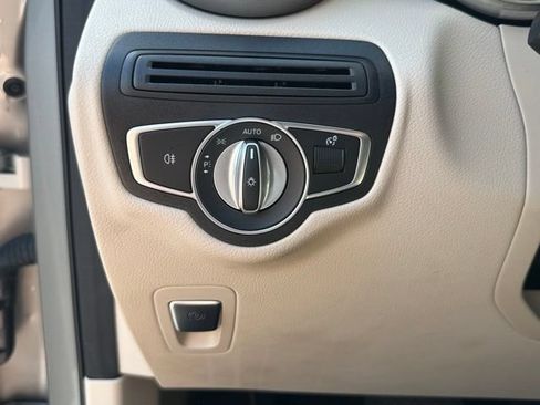 Used 2022 Mercedes-Benz GLC 300 4MATIC image 14