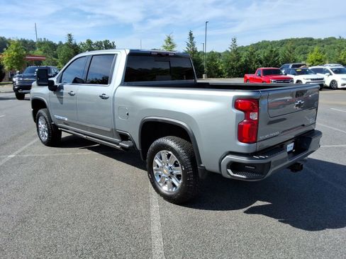 Used 2024 Chevrolet Silverado 3500 High Country w/ High Country Premium Package AWD/4WD image 7