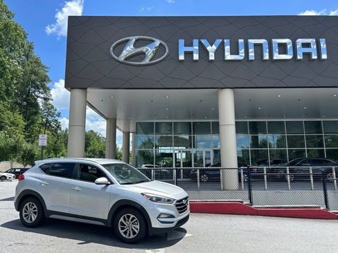 Used 2018 Hyundai Tucson SEL Plus w/ Cargo Package FWD image 1