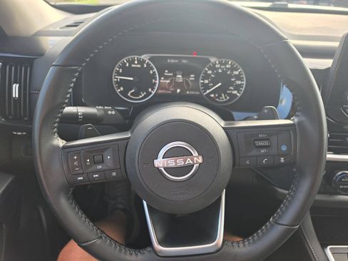 Used 2025 Nissan Pathfinder SV AWD/4WD image 12