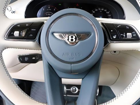 New 2025 Bentley Bentayga Extended Wheelbase image 22