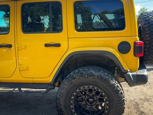 Used 2019 Jeep Wrangler Unlimited Rubicon AWD/4WD image 7