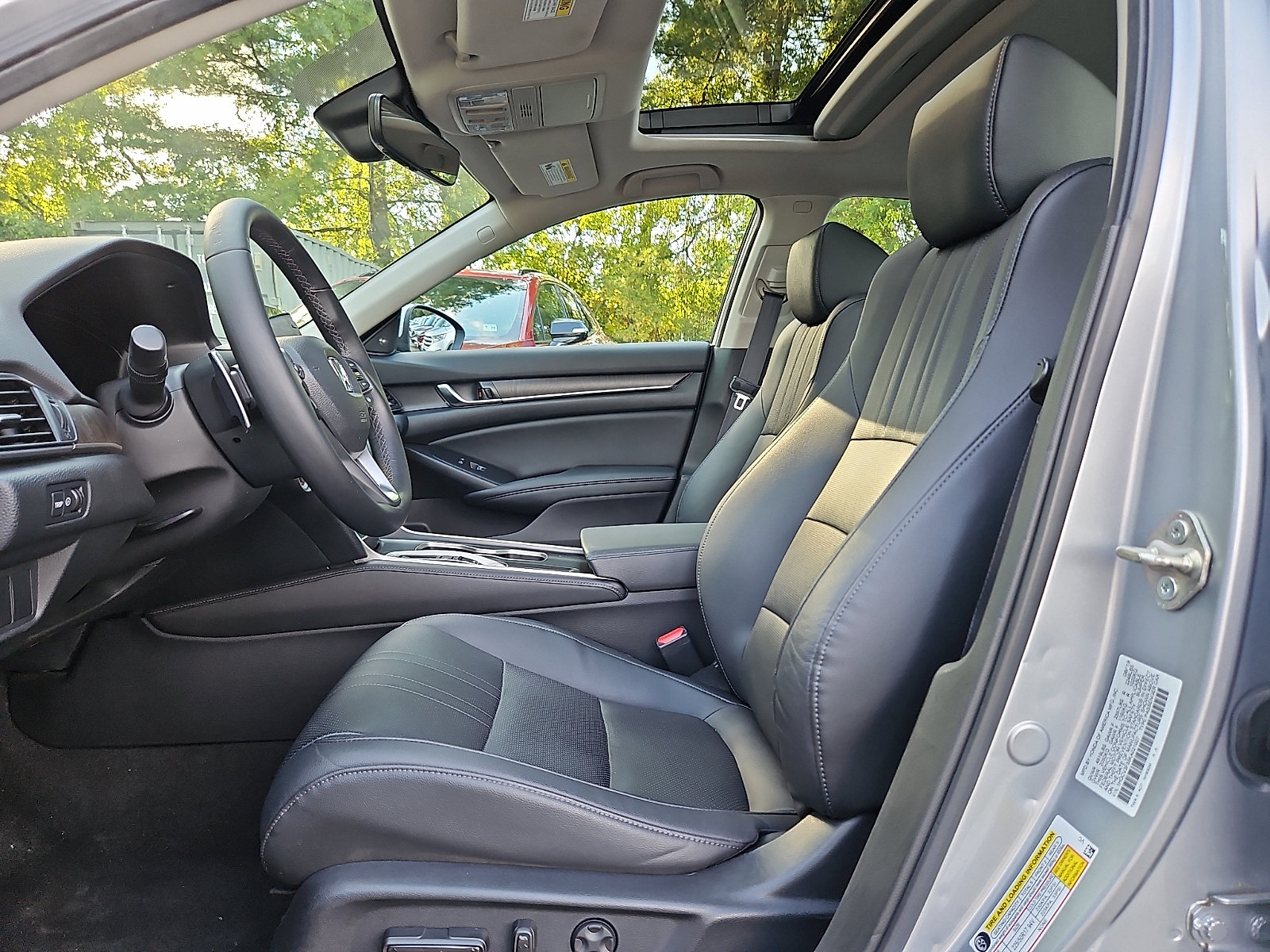 Used 2019 Honda Accord EX-L image 14
