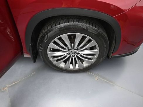 Used 2021 Toyota Highlander Platinum AWD/4WD image 39