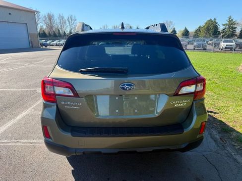Used 2017 Subaru Outback 2.5i Limited image 2