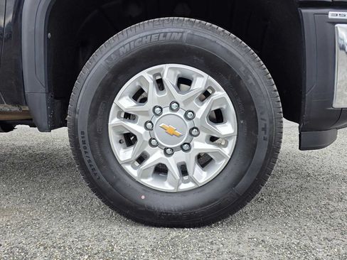 Certified 2025 GMC Sierra 3500 SLE w/ SLE Value Package AWD/4WD image 9